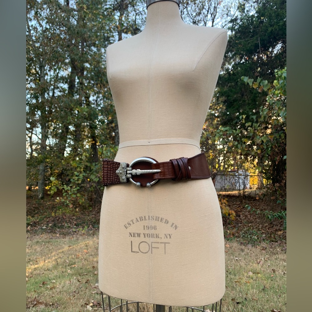 Vintage Oversized Leather Belt with Ornate Buckle - Picture 15 of 16
